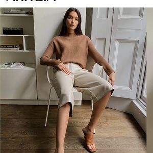 Aritzia Babaton Chalmers Sweater sz small